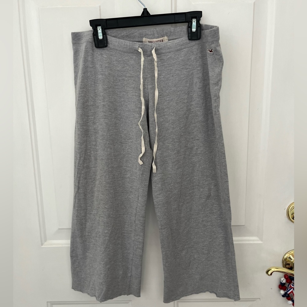 Hollister: capri pants, grey, size S